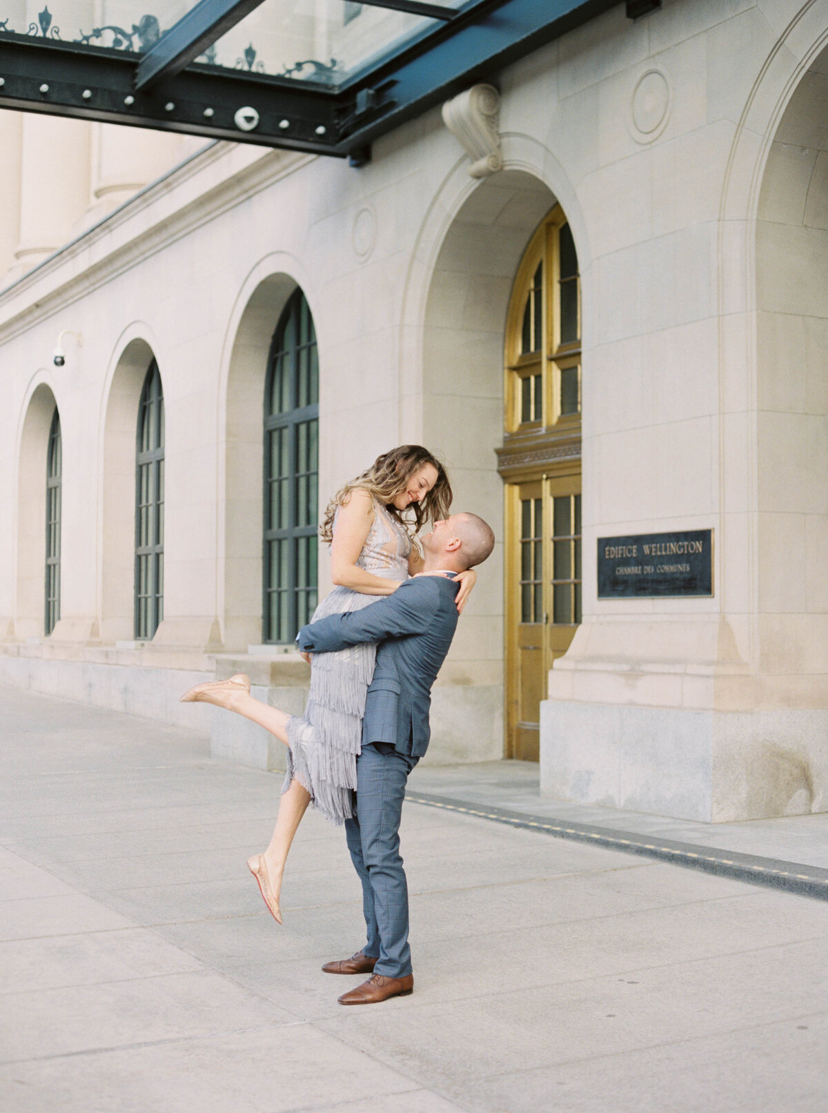 Ottawa-Film-Wedding-Photographer-Stephanie-Mason-And-Co_Downtown-Couples-Portrait-Session-31