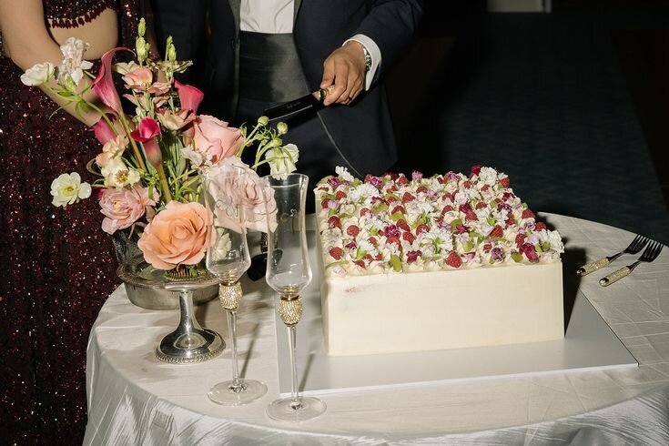 Mary Beth & Tarun _ Fox Theatre - Rêver Weddings- Araiza Florals (3)