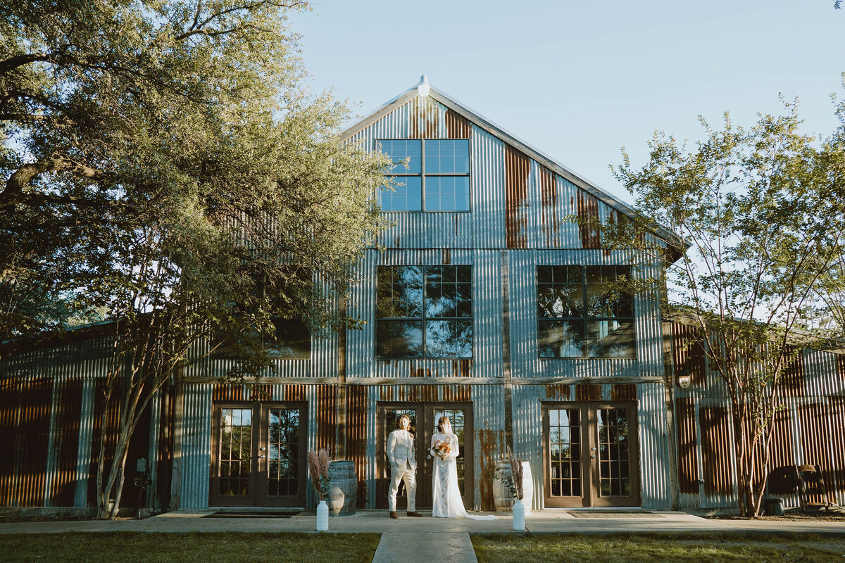 Jessica&BlakeWeddingPhotoPreviews_AustinWeddingPhotographer_HereafterFilms_-21