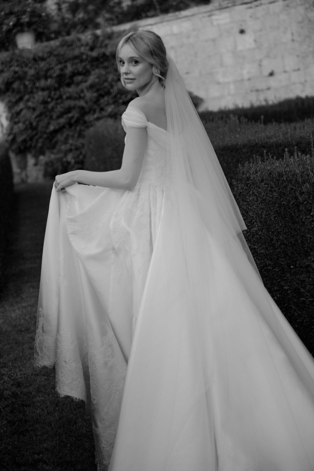 Flora_And_Grace_Tuscany_La_Foce_Editorial_Wedding_Film_Photographer-103