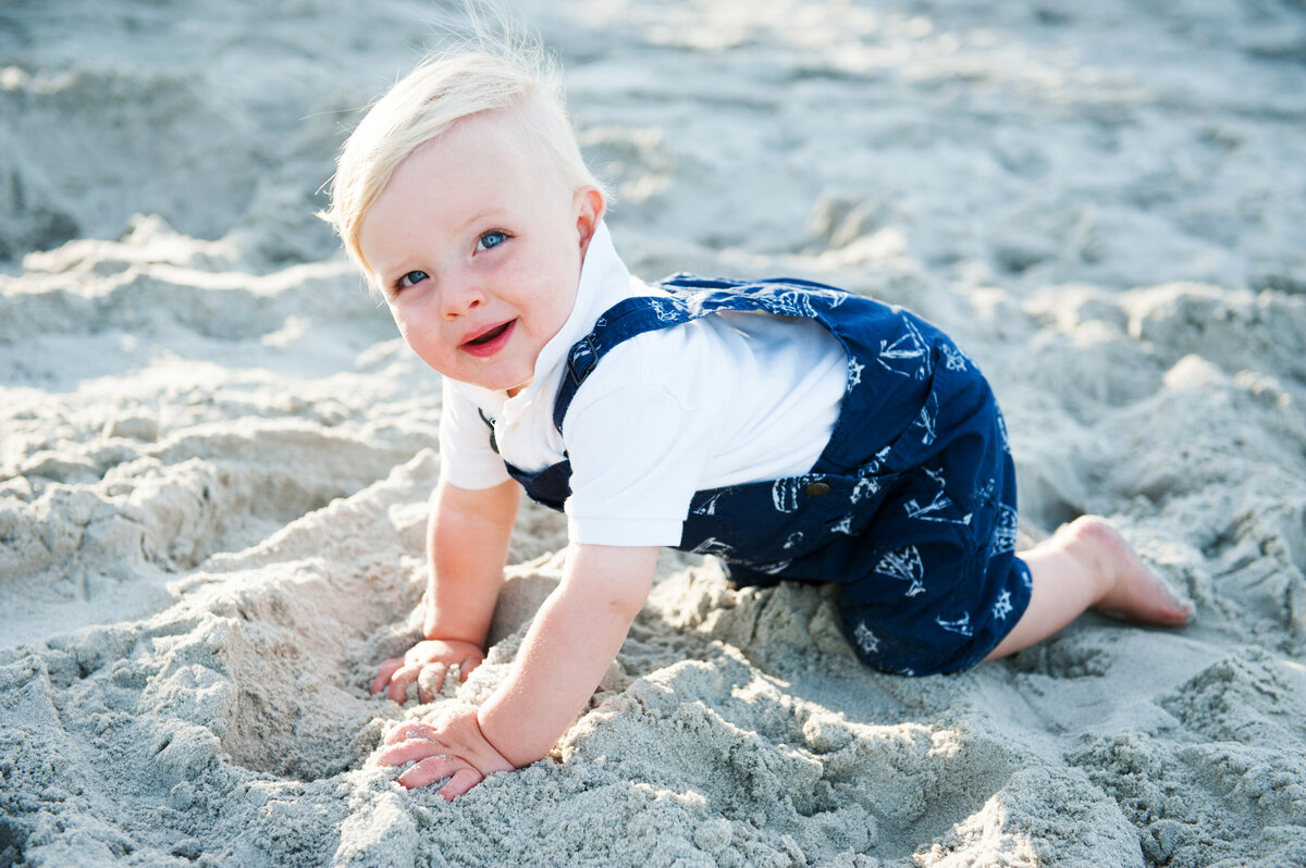 boy_toddler_on_beach