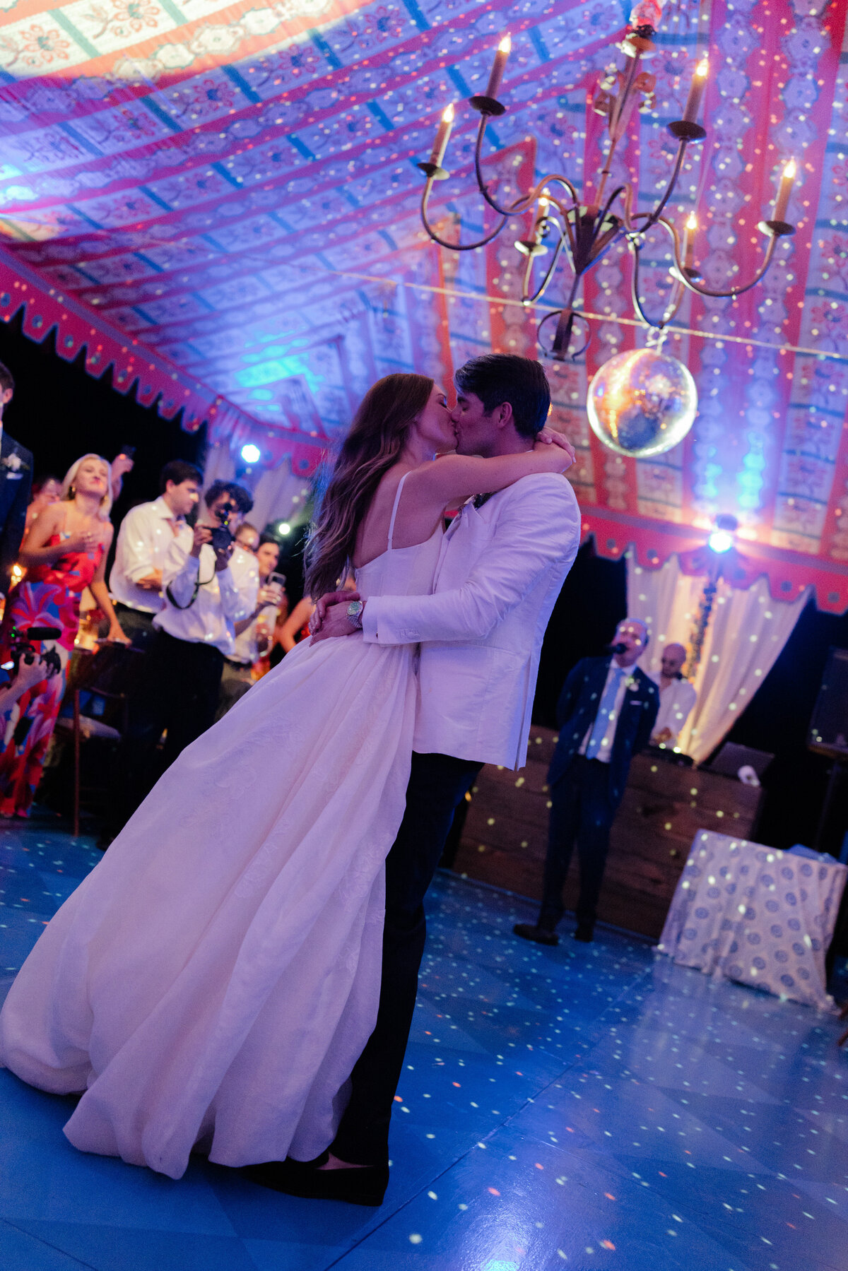 081-REVISED-065EW-ARTISTS-FAVORITES-FINAL250425-TESS-LAWSON-JACK-MCGRANAHAN-237