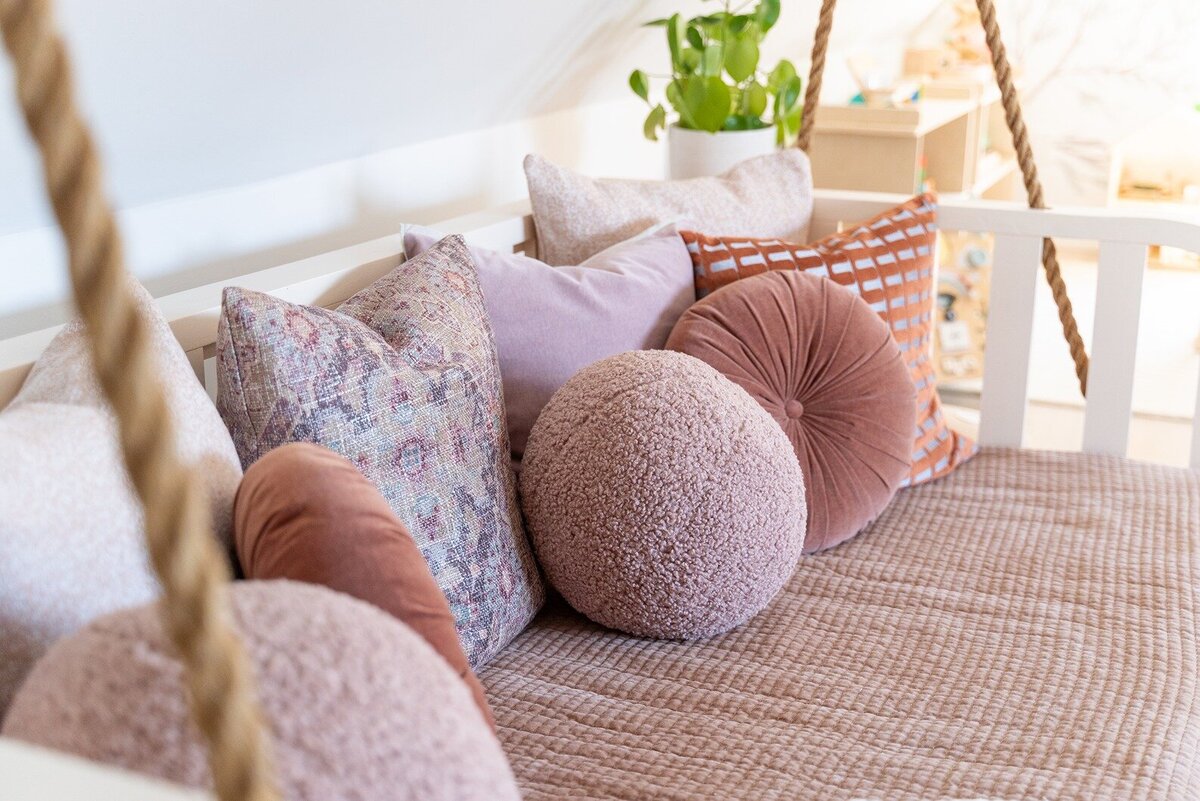 pillow-interior-design-details