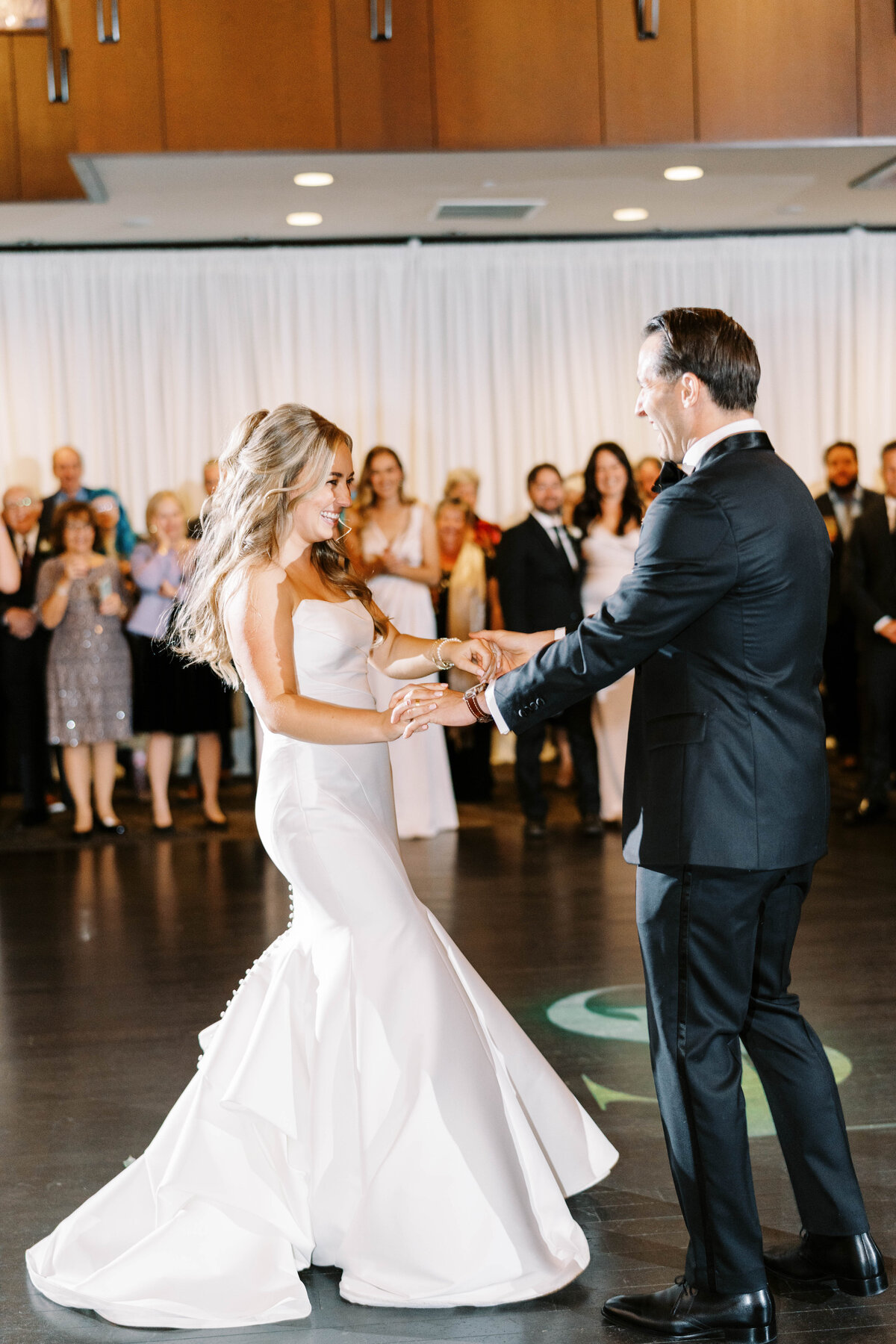 Phoenixville-Foundry-Romantic-Fall-Wedding-Photographer-Reception-Party-Photos_146