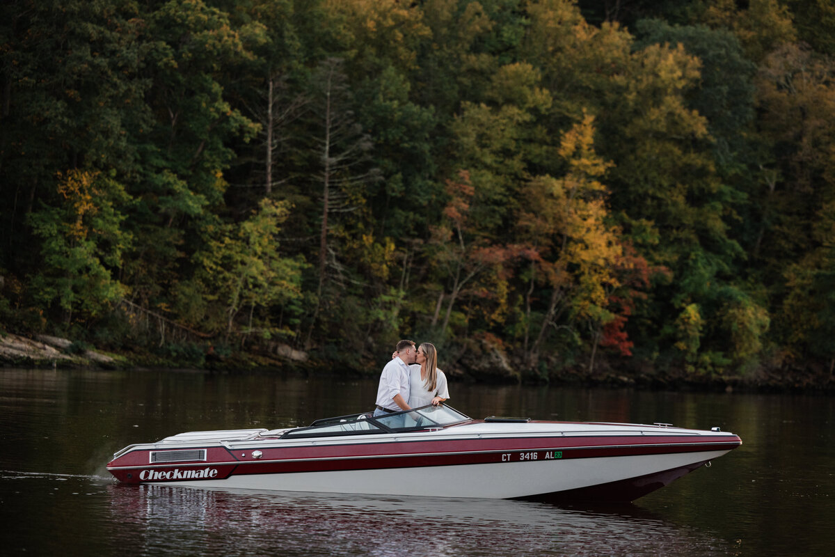 Connecticut_River_Engagement_Session_Speed_Boat-6