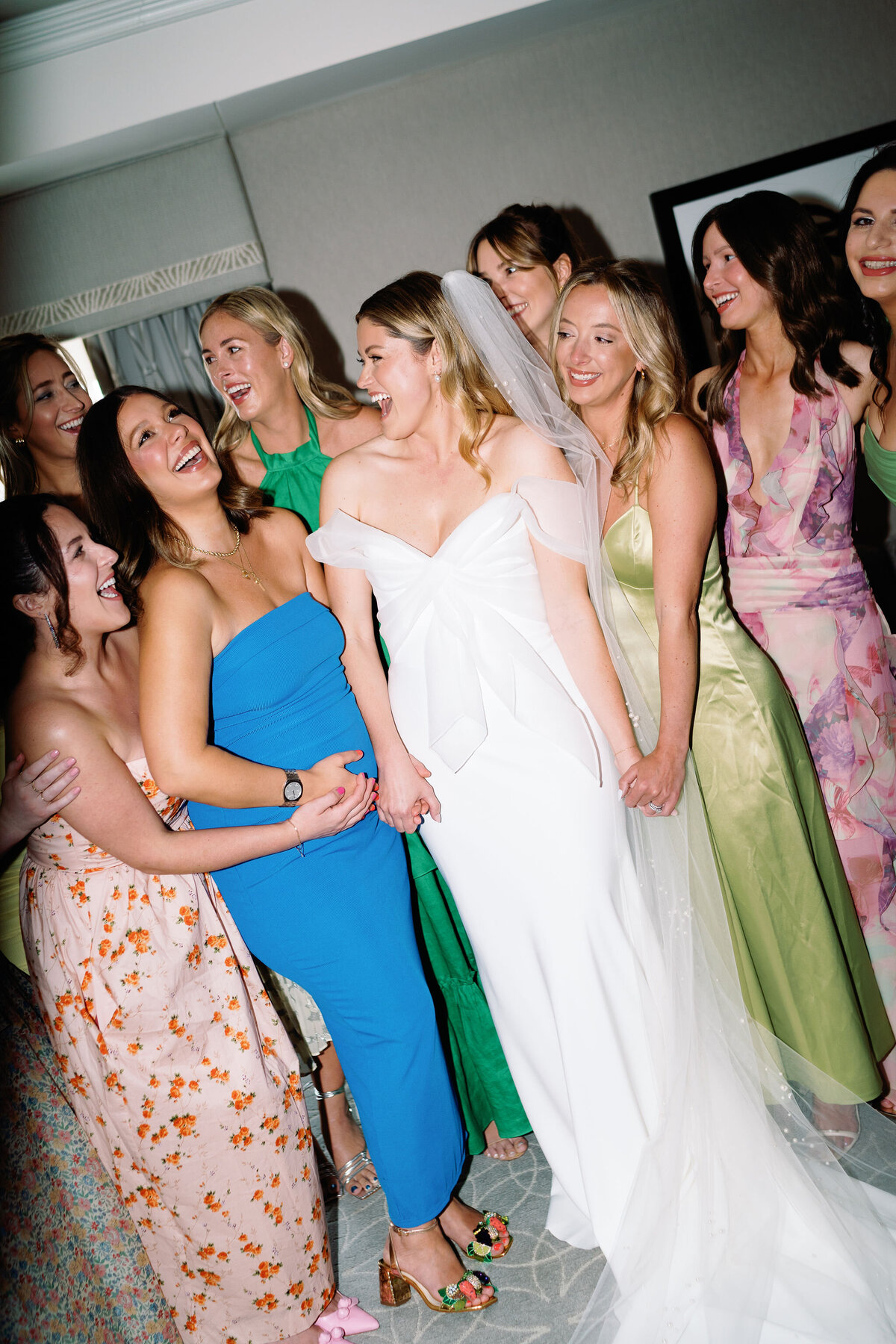 9-bride-with-bridesmaids