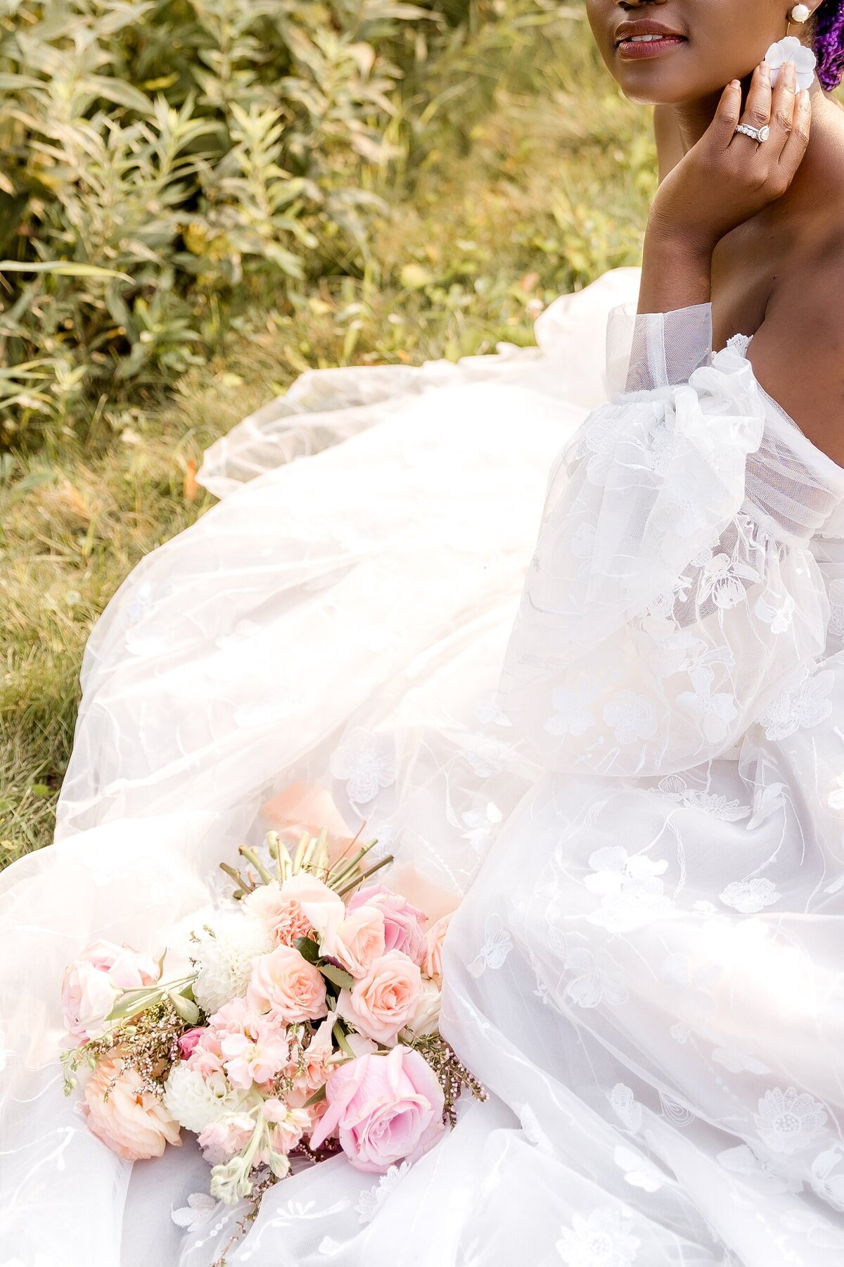 style-me-pretty-romantic-pink-garden-wedding-Wisconsin-alexandra-robyn-photographer-_0008