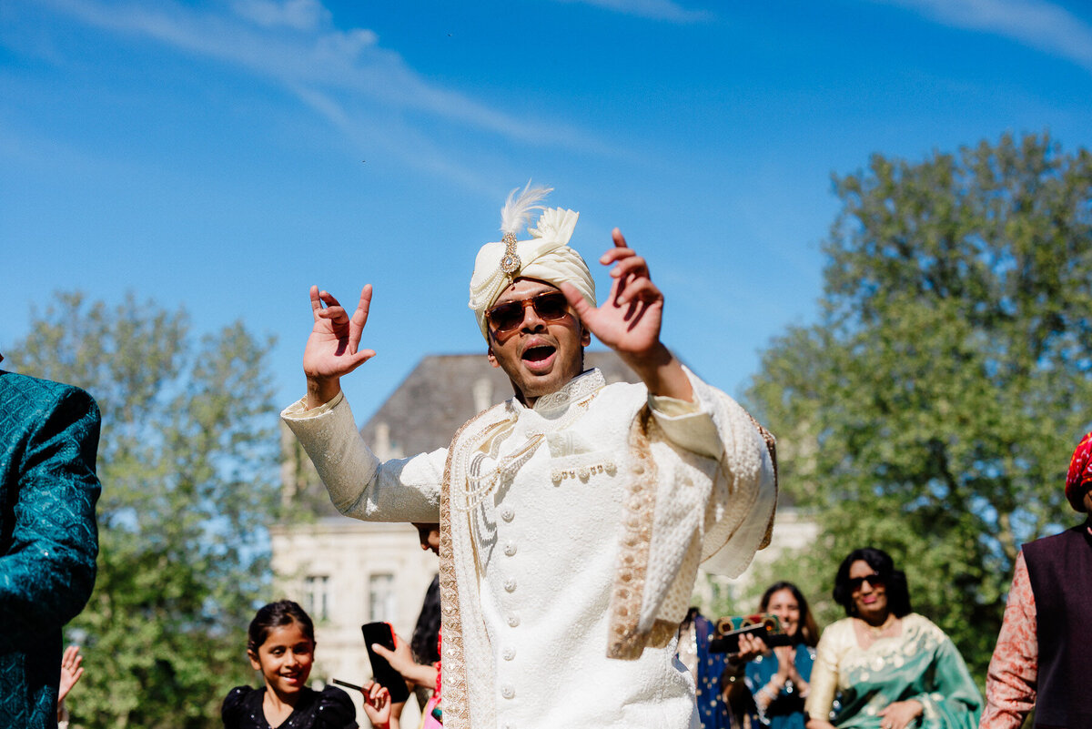Modern_Chic_Chateau_Valouze_Destination_Wedding_Photographer-107