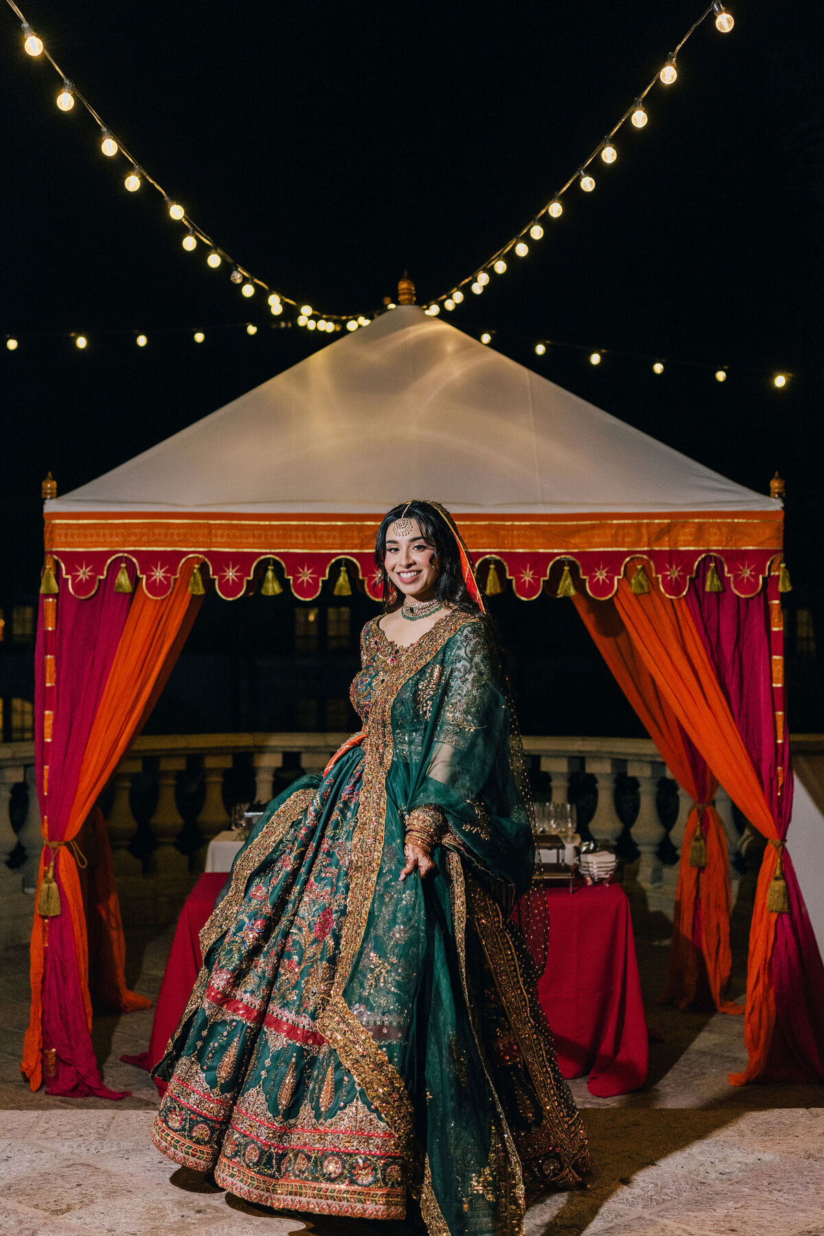 Chicago-wedding-photographers-Maha-Studios-Ayesha-Raja-Mehndi-150