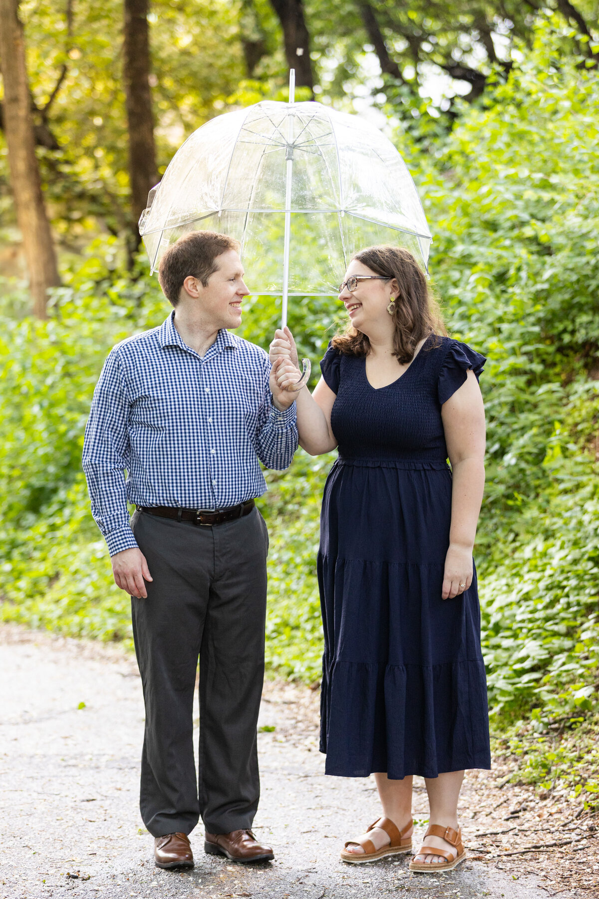 engagement-photography-under-umbrella-national-landing-waterpark-arlington-virginia