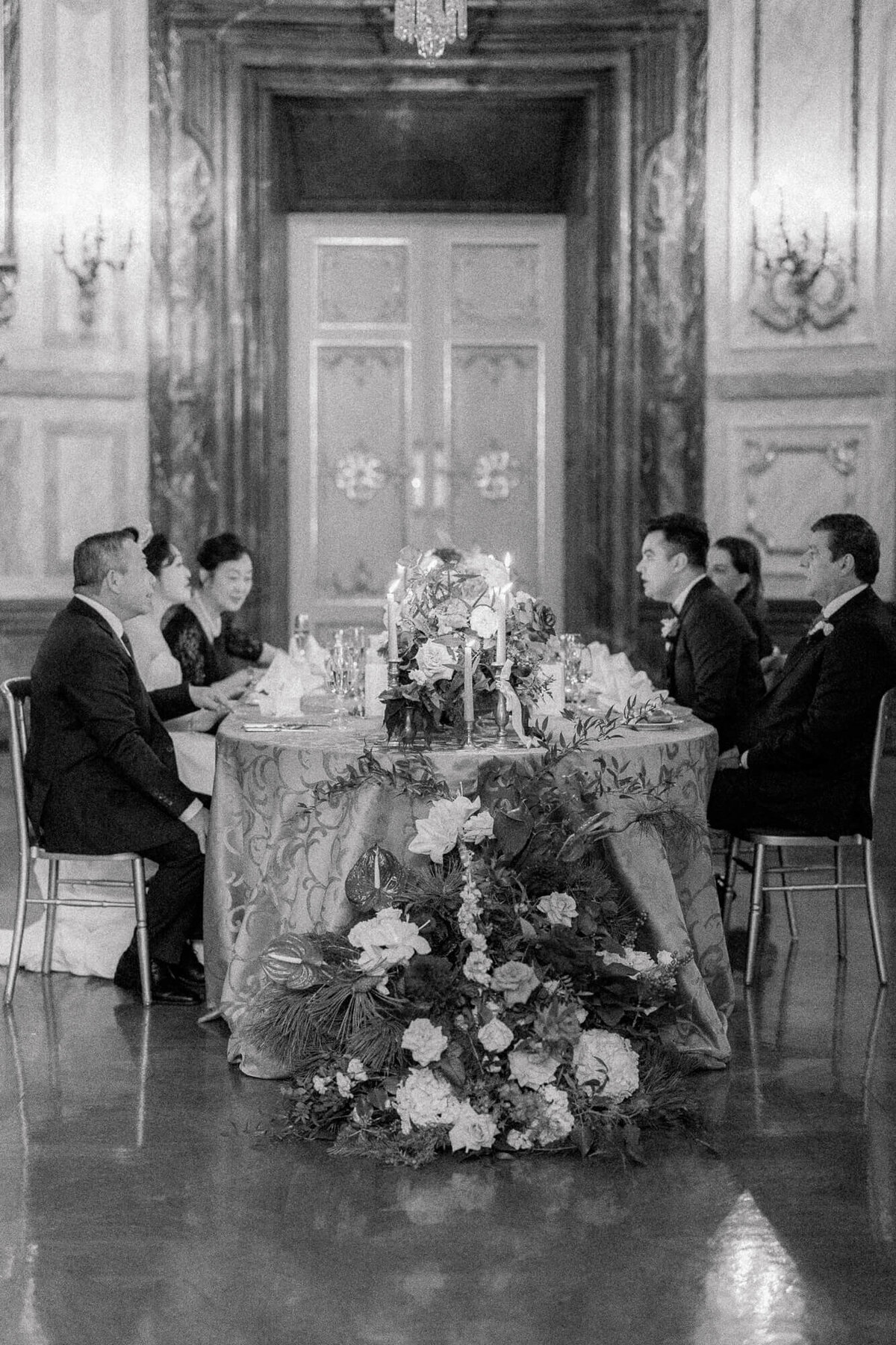 palais-daun-kinsky-christmas-wedding-33