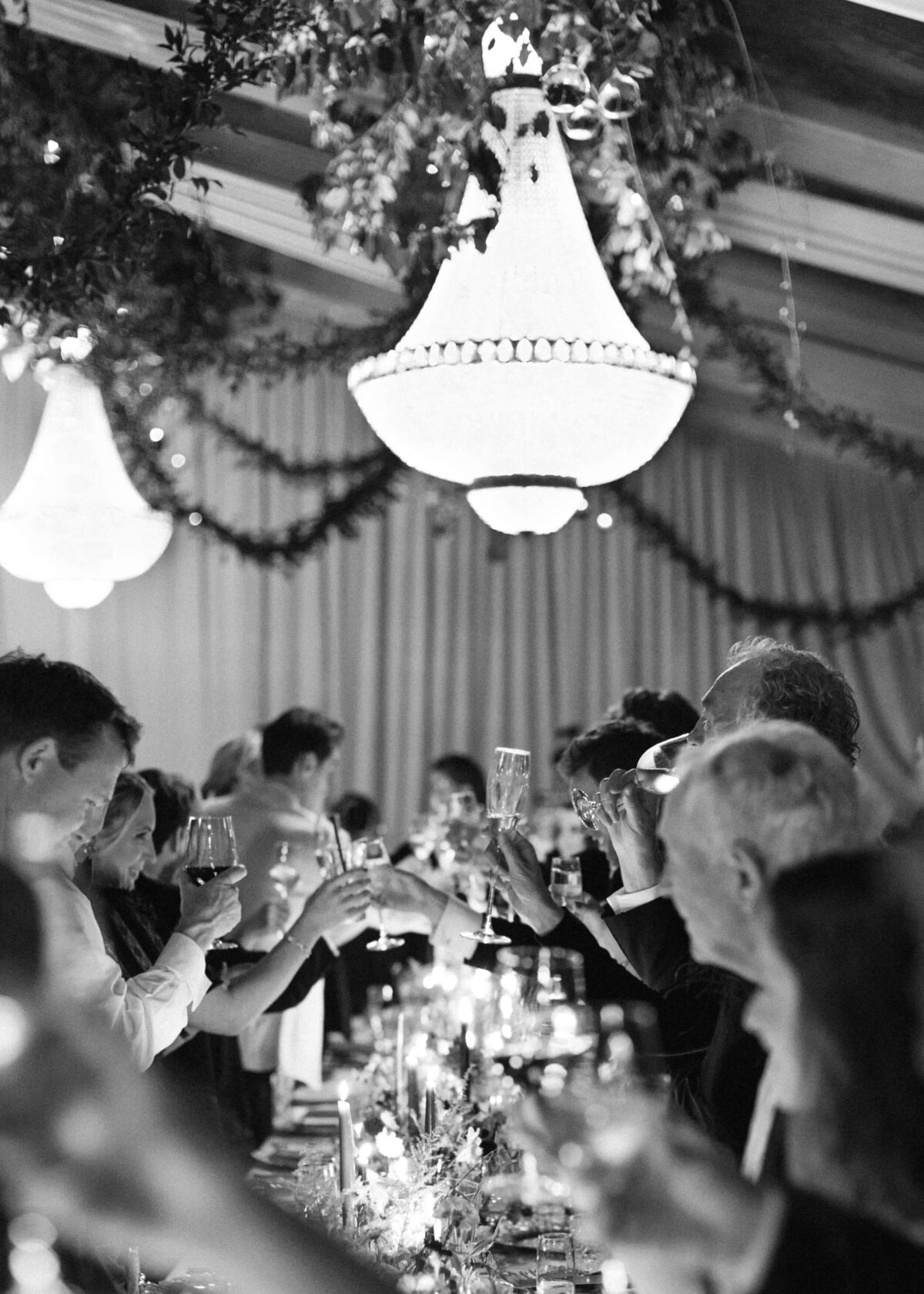 chloe-winstanley-wedding-oxford-gsp-dinner-champagne-toast
