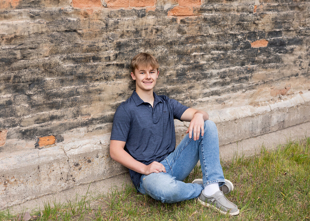 Boy-High-School-Senior-Photoshoot-Kellie-Rochelle-Photography-Williston-North-Dakota-Senior-Session11
