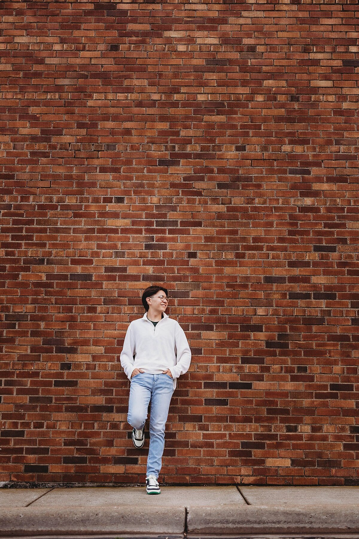 downtown-senior-portraits-lindstrom-mn