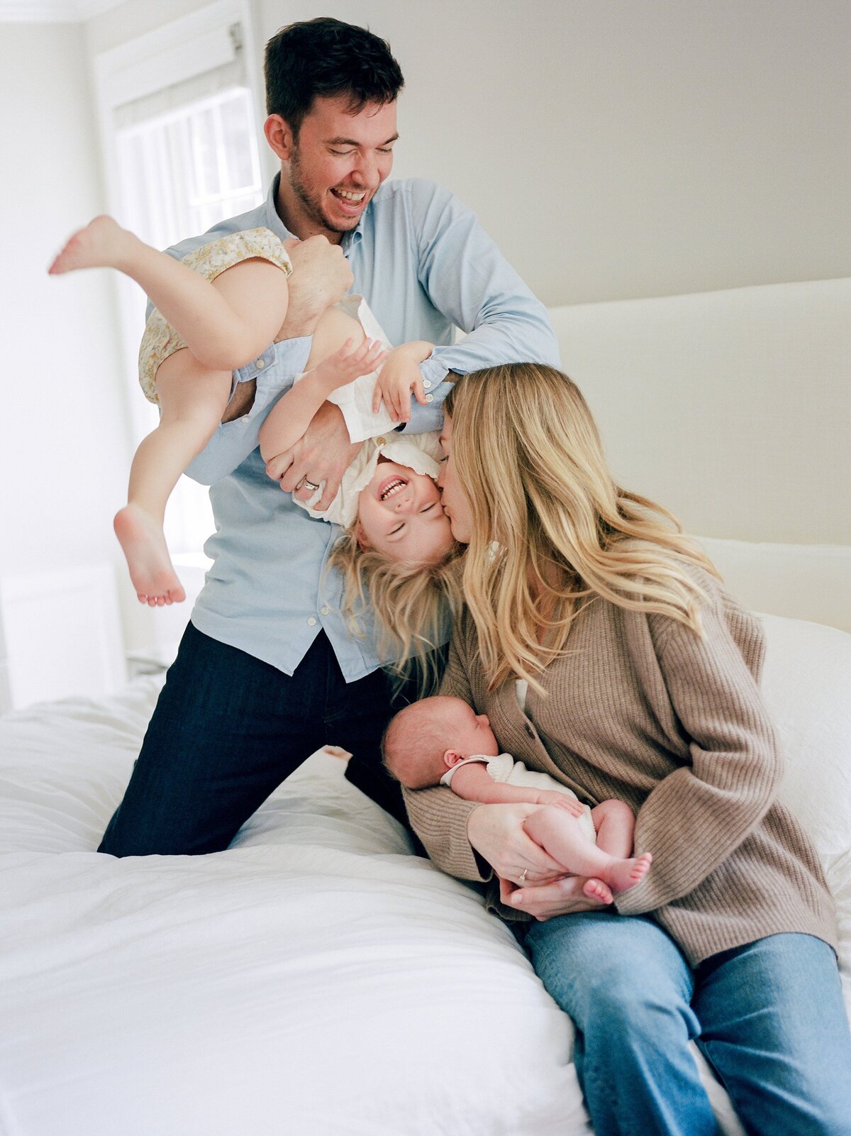 modern-indoor-newborn-richmond-va-photos-amy-nicole-photography-0039