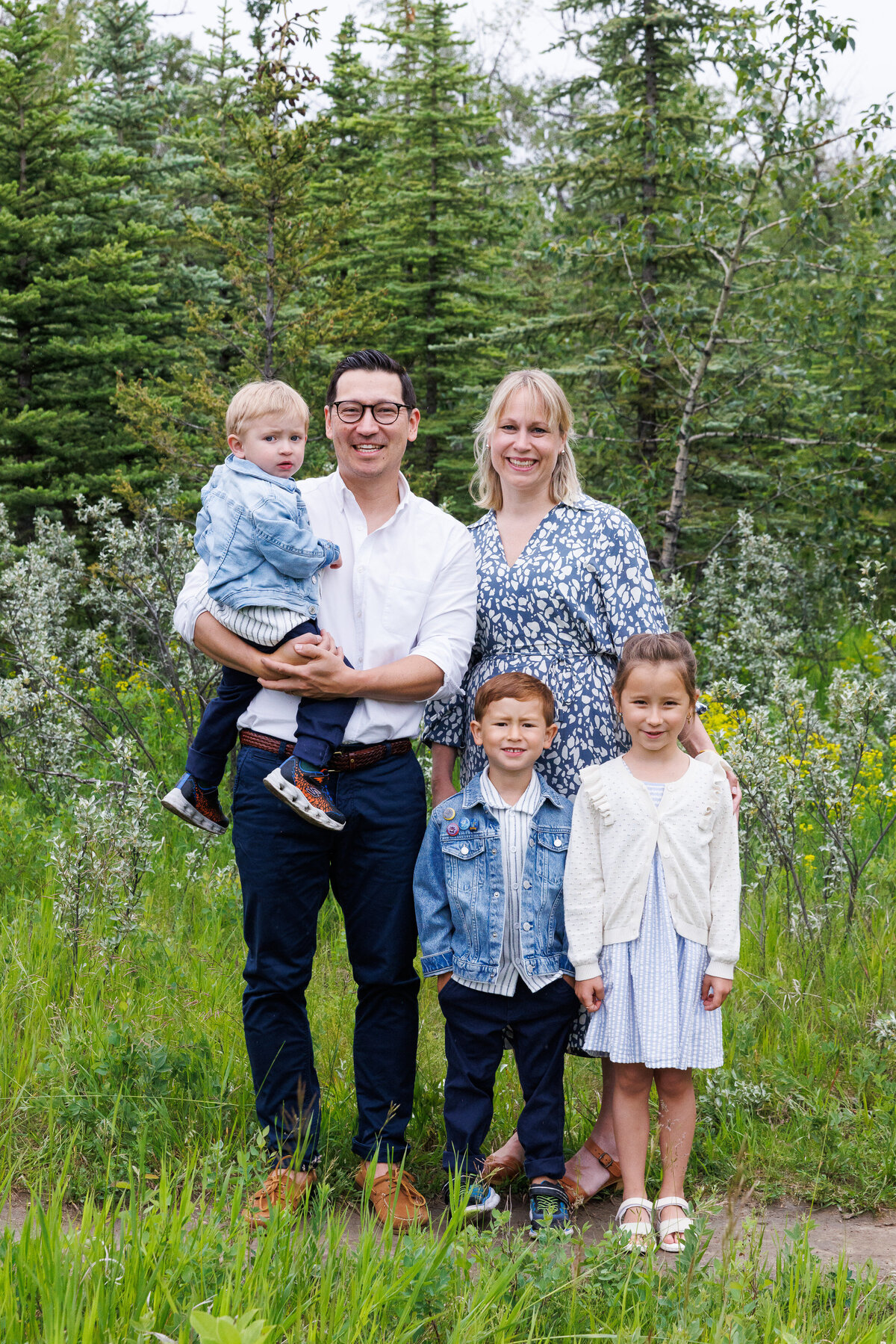 Calgary-outdoor-family-photos-Kate-Daniel-Photography-28
