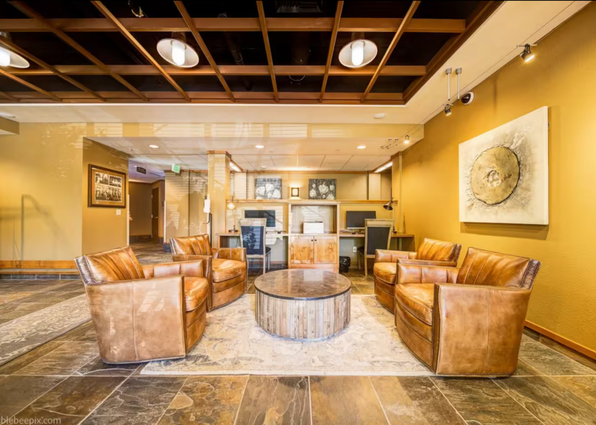 SILVER MOUNTAIN CONDO 1
