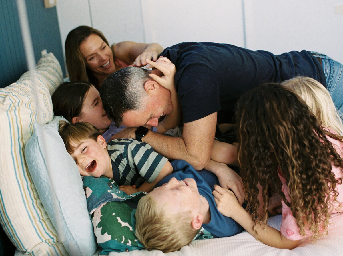torquay-family-photographer-in-home-session-on-35mm-film-bobby-dazzler-photography-17