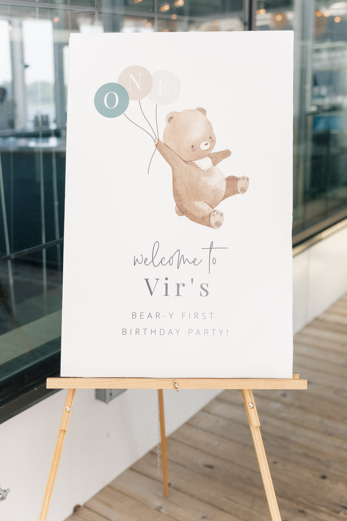 first birthday sign taken by minneapolis photographers