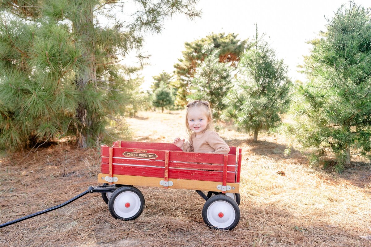 Austin-TX-Christmas-Tree-Farm-Mini-Session-Magnolia-and-Grace-Photography-Co-GinaM-# (1)-24
