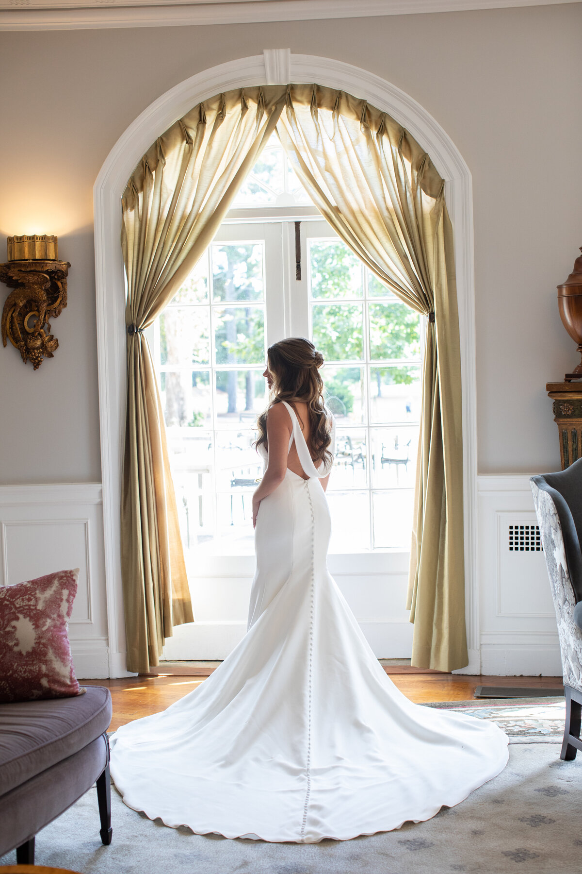 beatriz&nate_williamsburg inn_blush wood studios-26