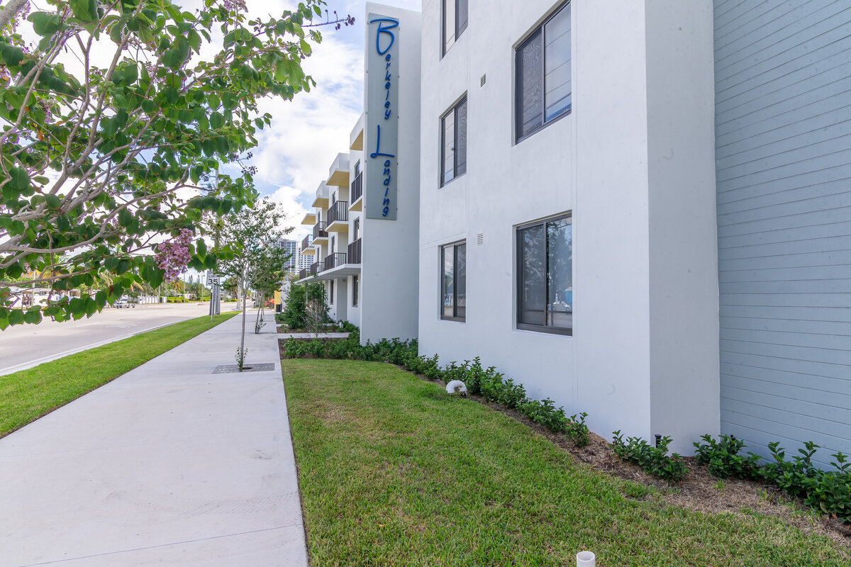 062524BERKELYPALMBEACH-53