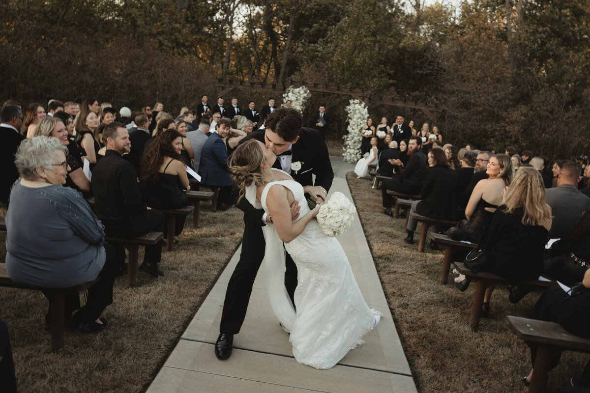 natalieandgarrettwedding_emilyarwinephotography-160 (1)