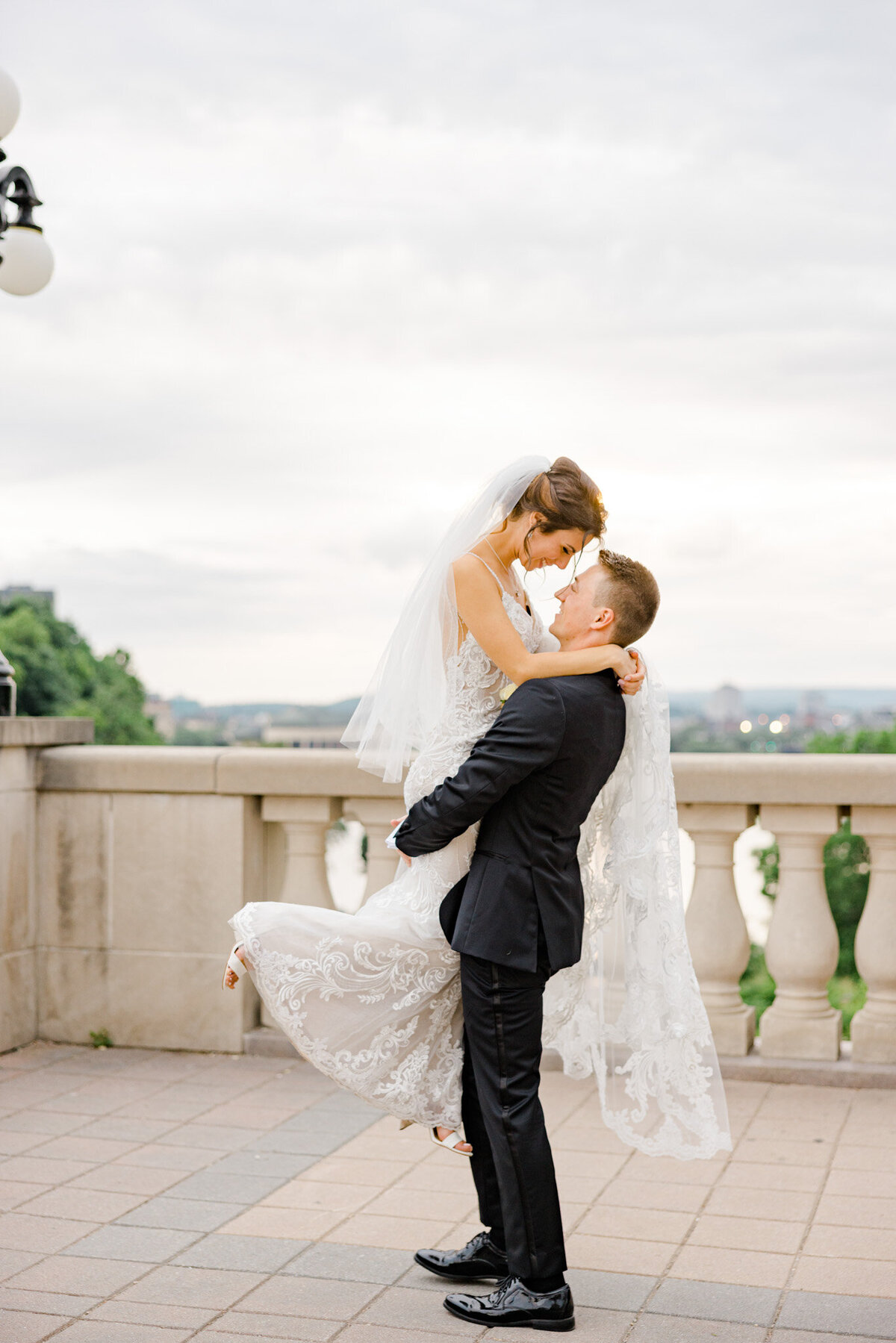 hannah-braden-ottawa-wedding-shaw-centre-2023-309