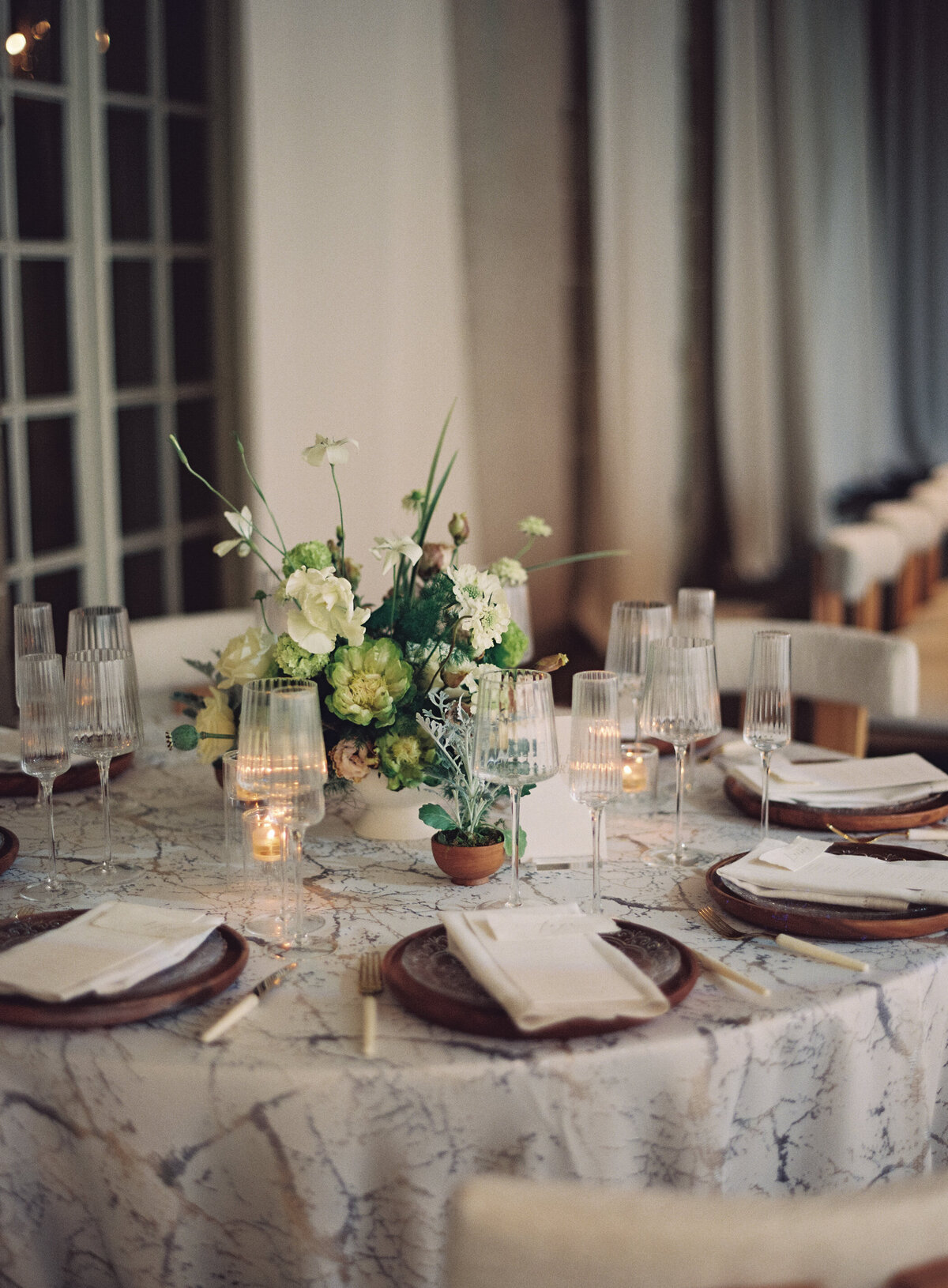 organic-luxury-wedding-tablescape-glen-manor-house-ri