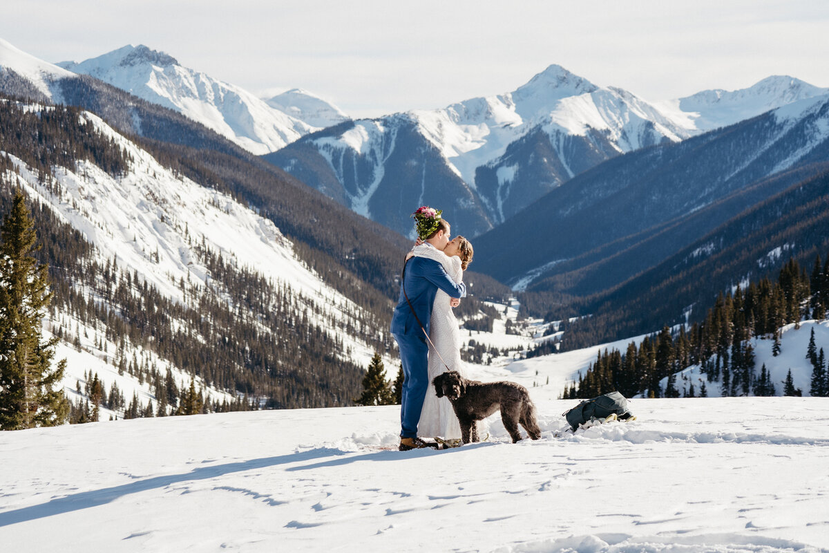Sam-Murch-Photography-Ouray-Winter-Elopement-with-dog-50