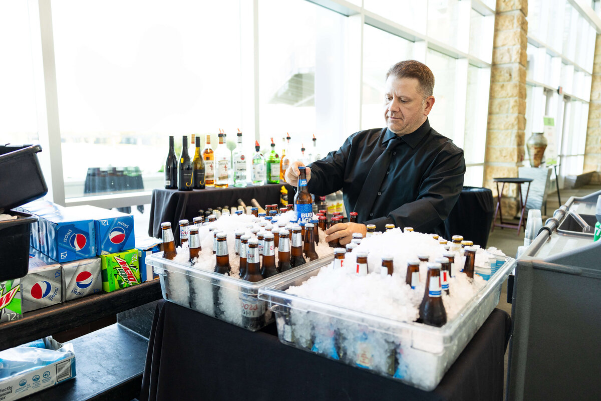 Bartender-at-convention-commercial-photo