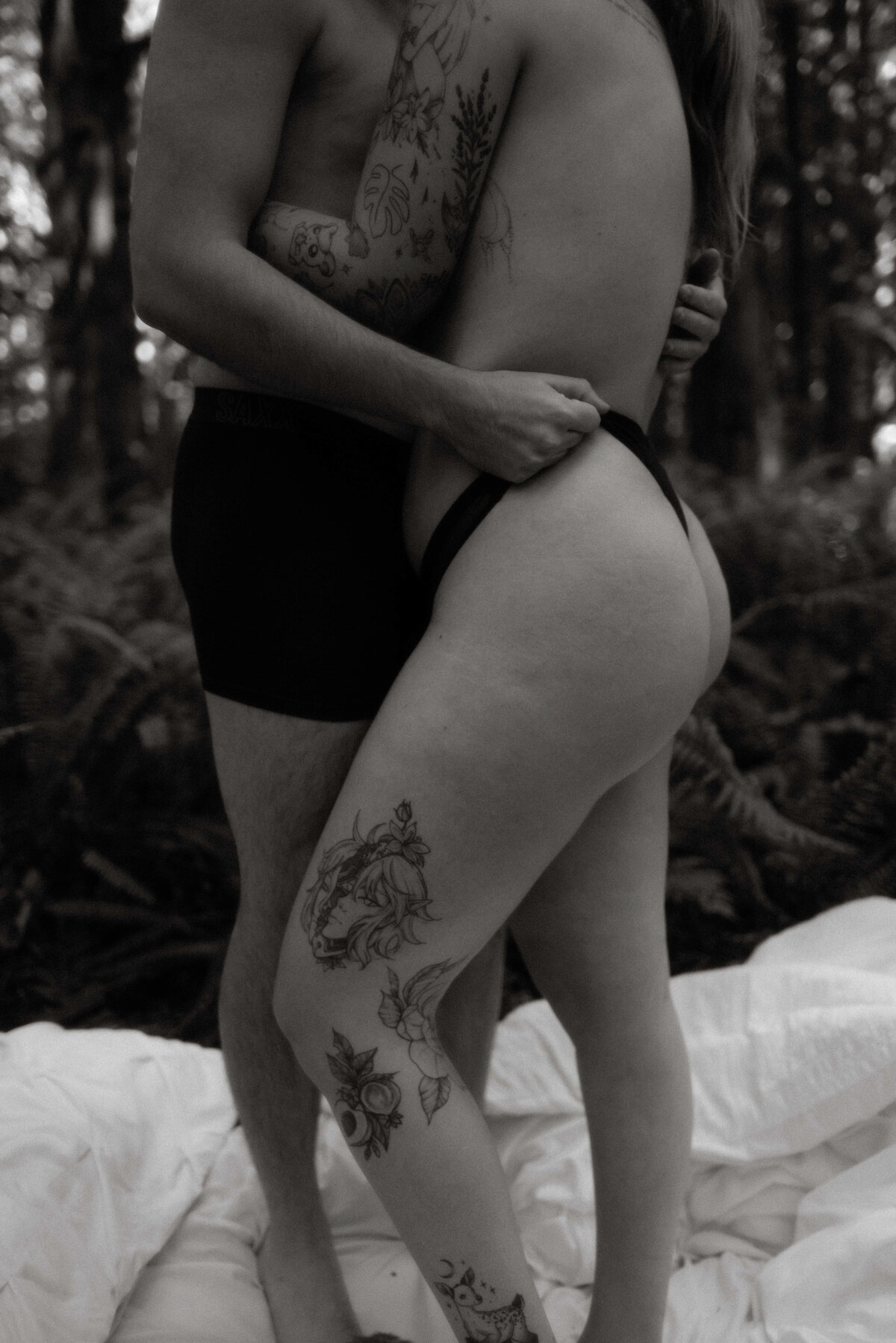 golden-ears-forest-steamy-boudoir-couple-photographer-29-lowres