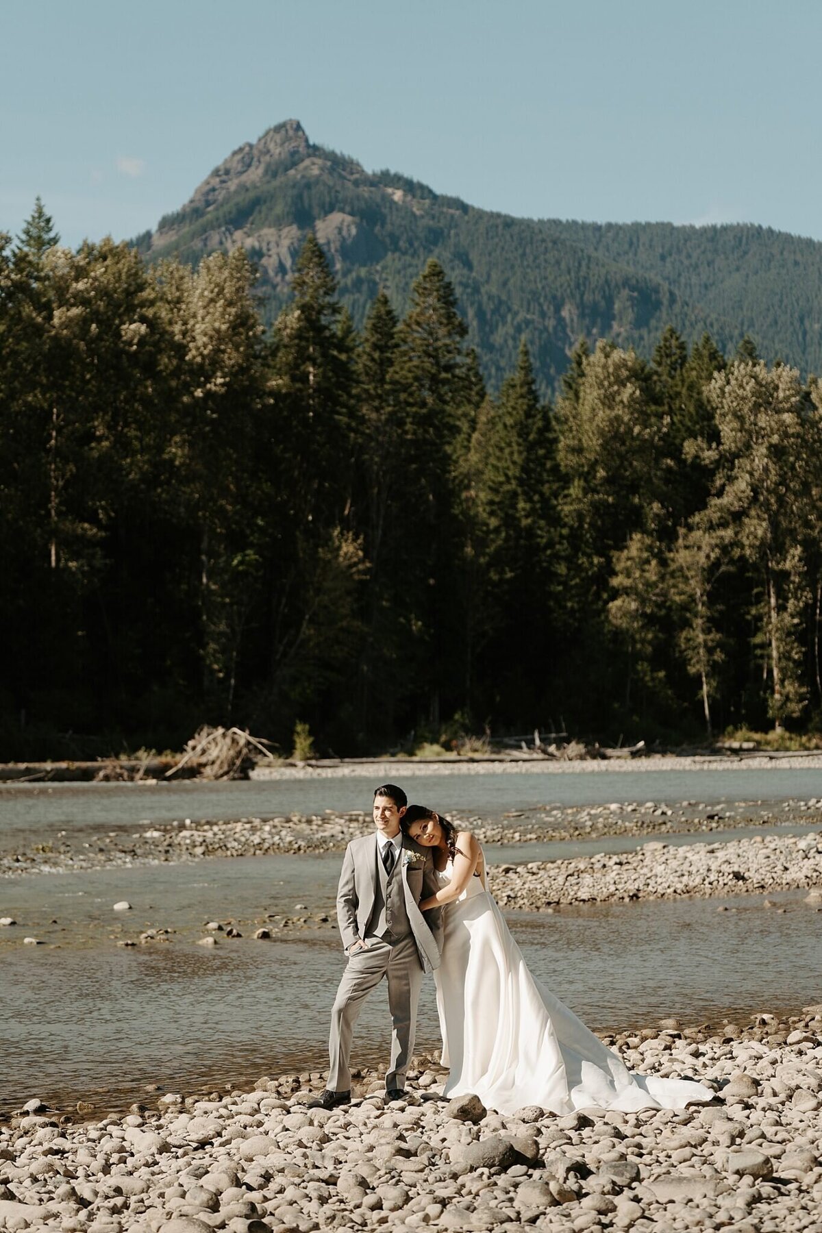 Mount-Rainier-Micro-Wedding-VenturetoElope_0027-1365x2048