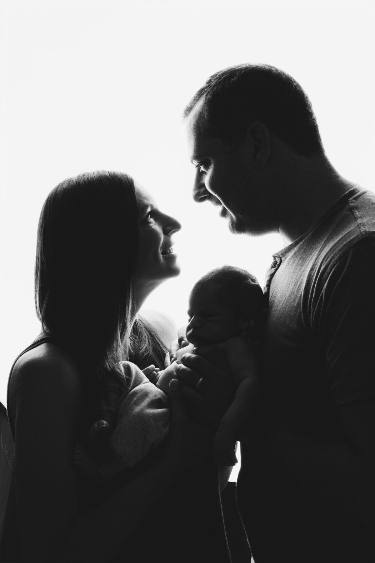 Studio family portrait — elegant, timeless photography by Anna Munandar