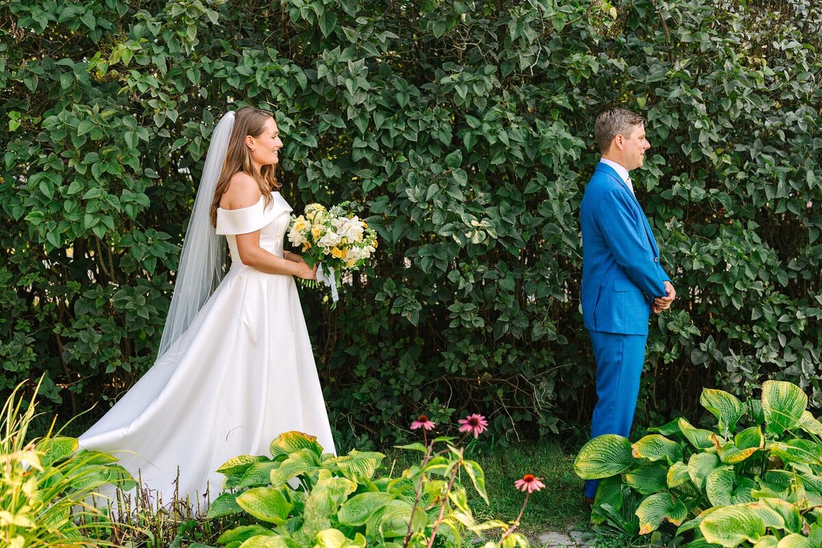 Cheery_Yellow_Blue_Seaside_Island_Maine_Wedding_Chebeague_Island_Inn_0025
