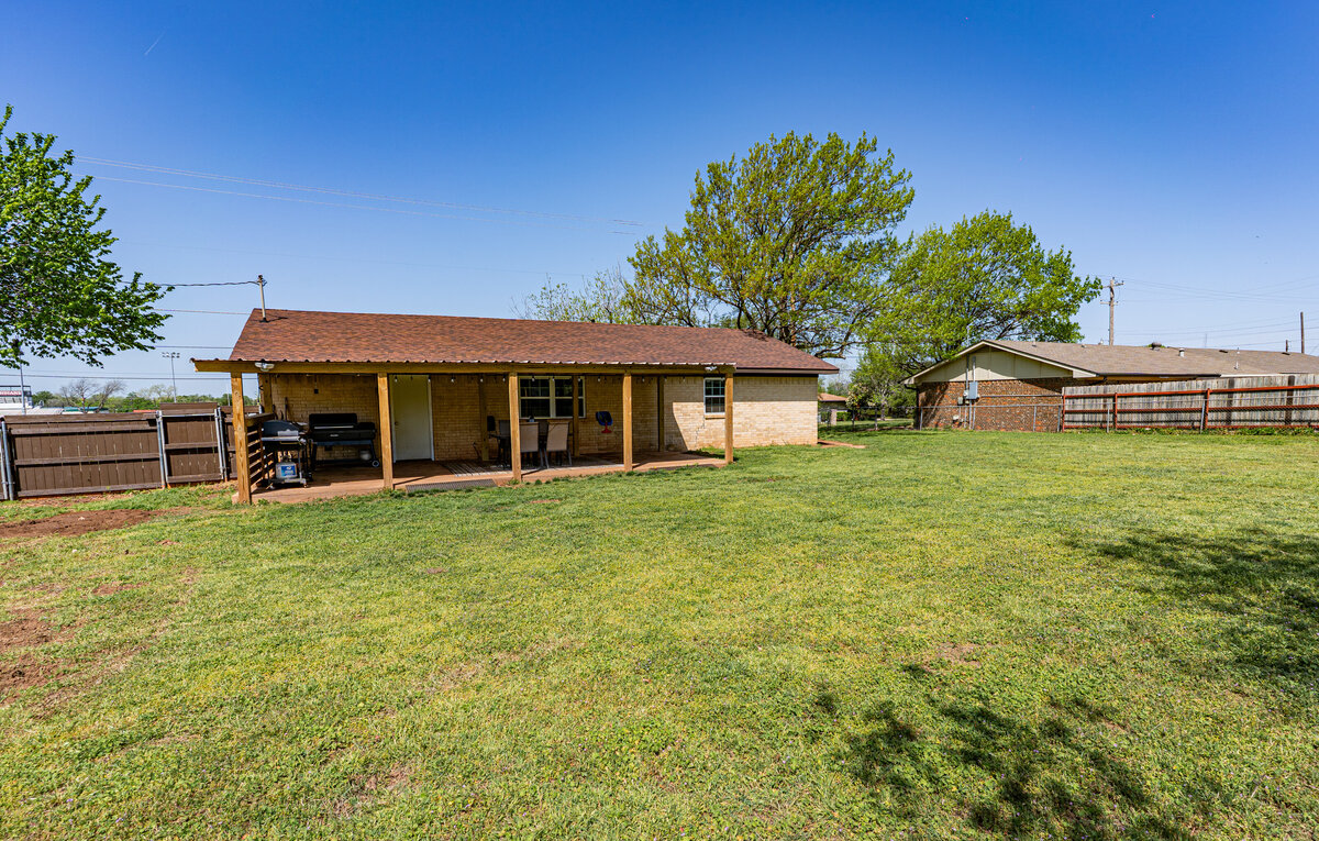 outdoor living space in nocona home