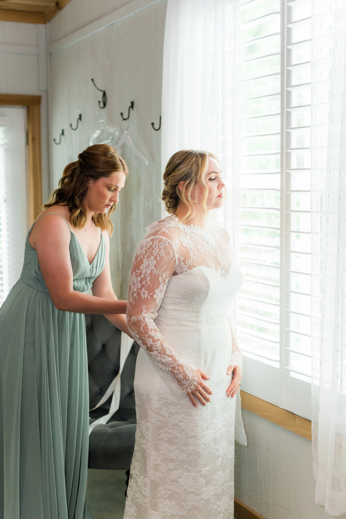 Morgan_KelseyGettingReady-17