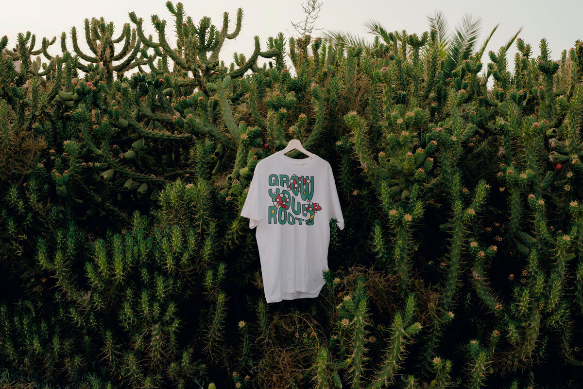 BenditoMockup-Free-BL-T_Shirt-01