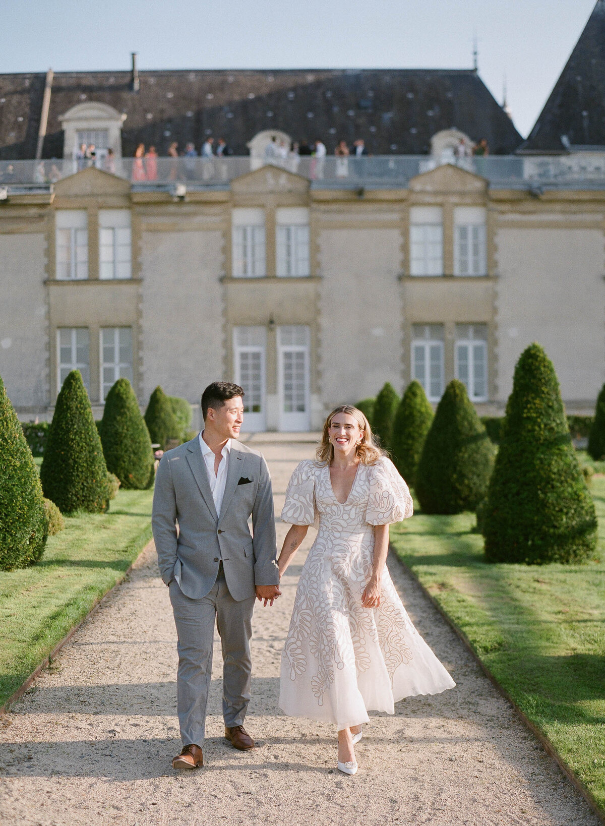 Alexandra-Vonk-pre-wedding-session-chateau-de-jalesnes-abbaye-Fontevraud-5