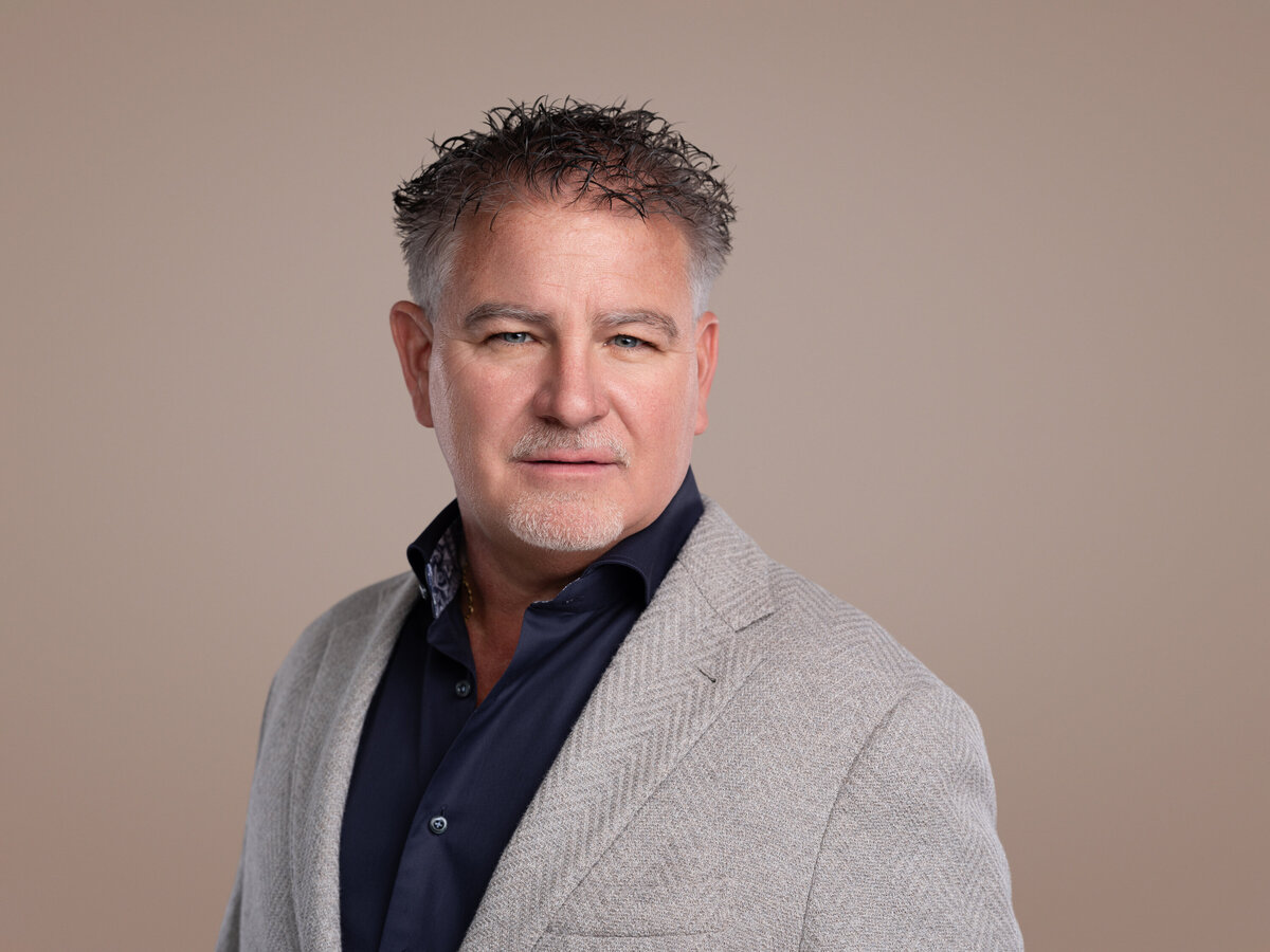professional business headshot studio in etobicoke