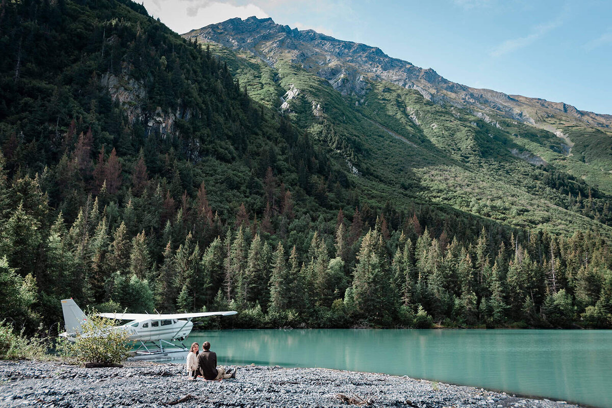 floatplane-photo-adventure-for-engaged-couples-Soul-and-Sky-Weddings
