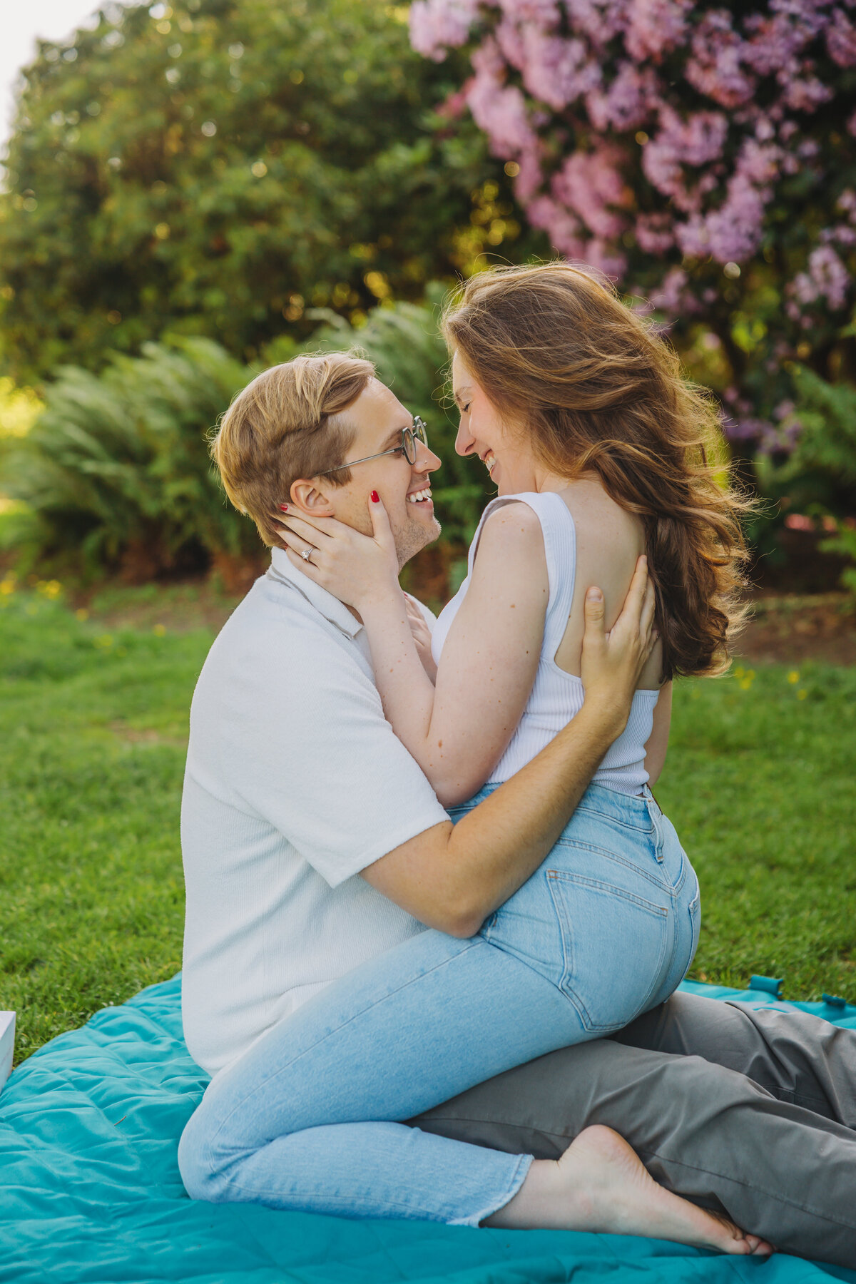 Amber + Zach's Engagement Photos at Discovery Park5