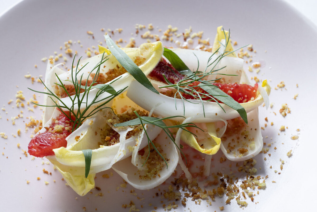 Endive salad with grapefruit and fennel
