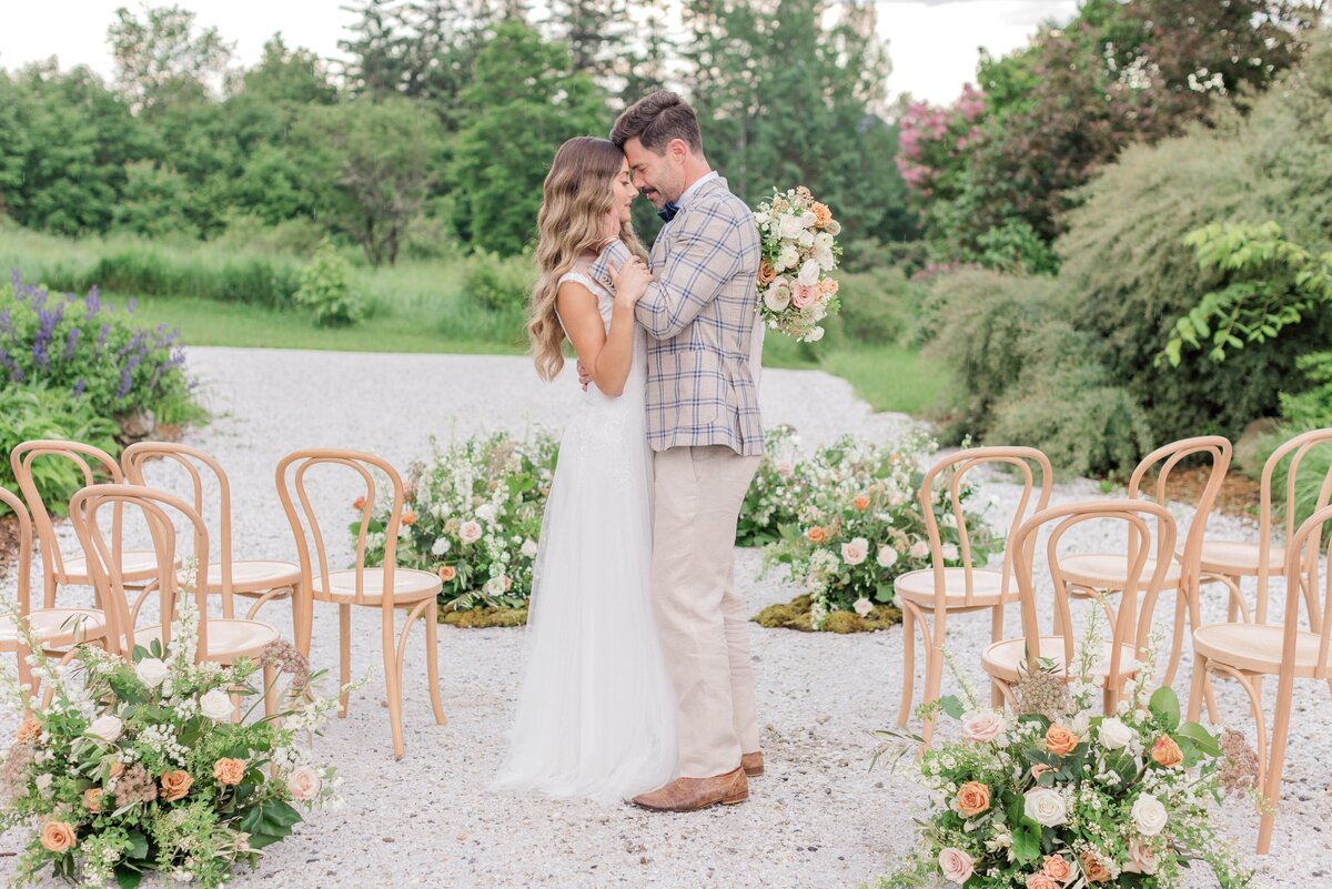 PeachesAndCreamQuebec_WeddingEditorial_StephanieMasonandCo_0013