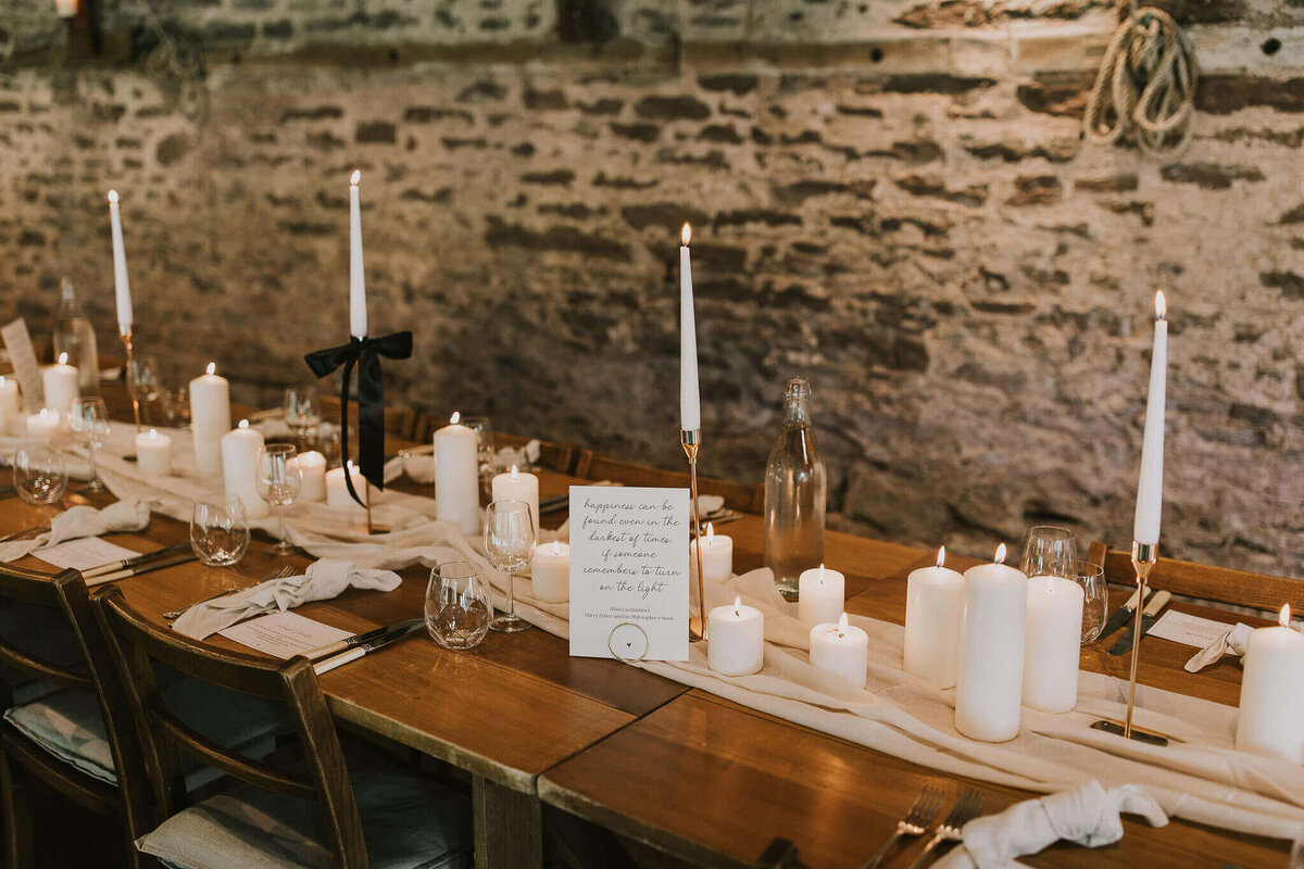 Issy-and-Bella-Floral-Design-Wedding-Florist-Herefordshire-Dewsall-Court-N-Z56