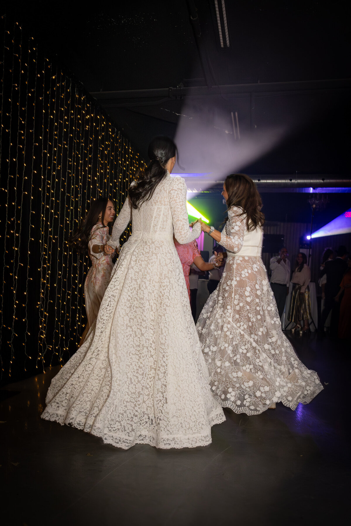 Photographie de mariage Danse de la mariée et demoiselles d'honneur