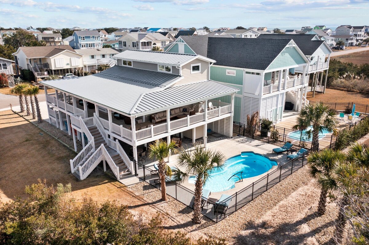 Luxury-Beach-Rentals-Holden-Beach-NC23-pool