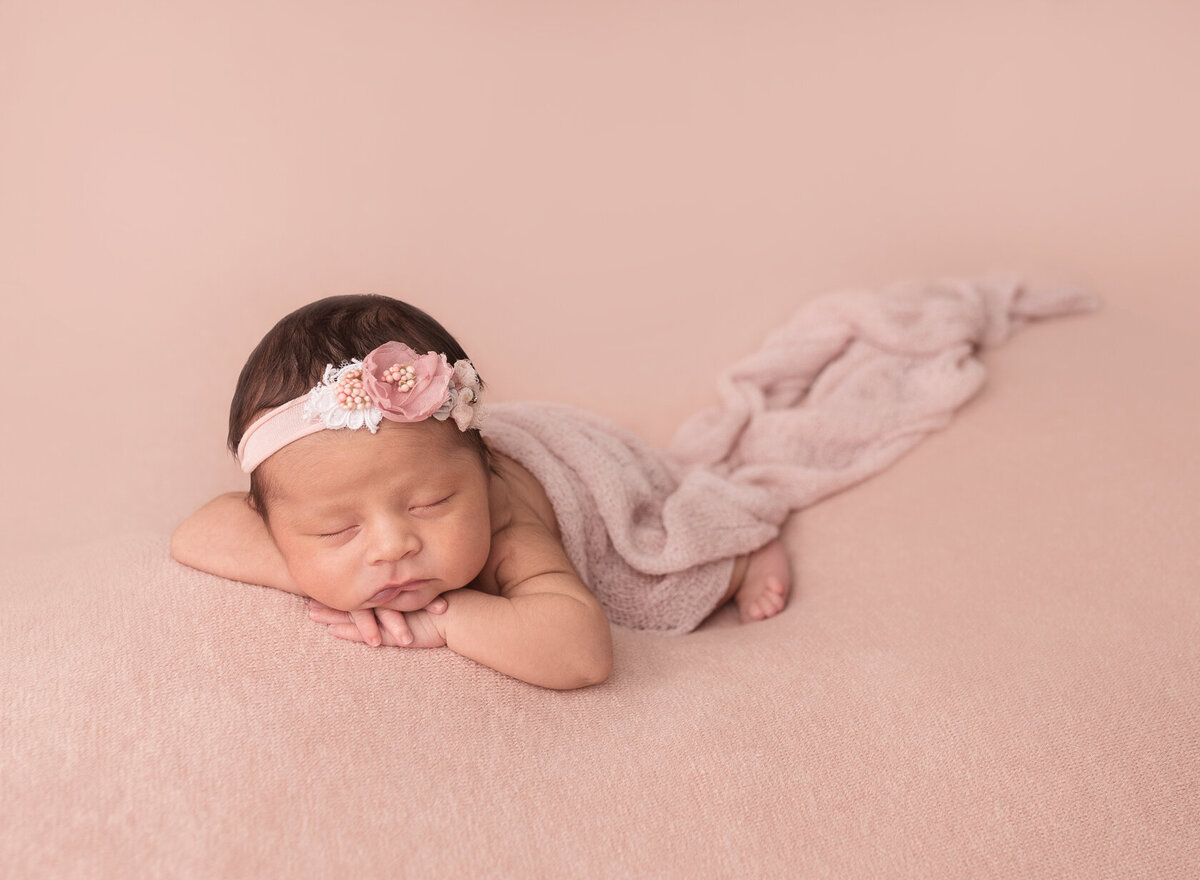 Newborn Chin on Hands Photos By Laura King Photography