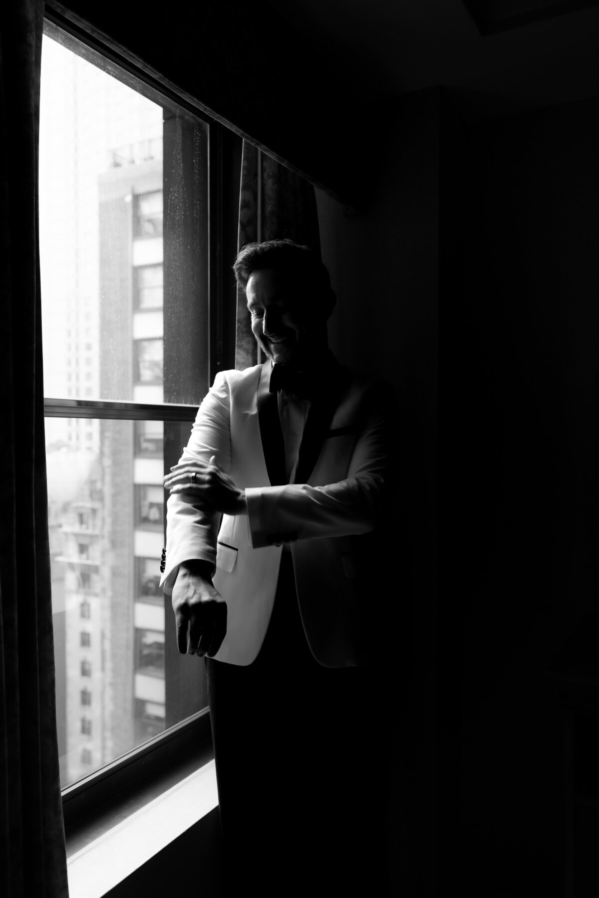 terrace-nyc-wedding-elegant-couple-62