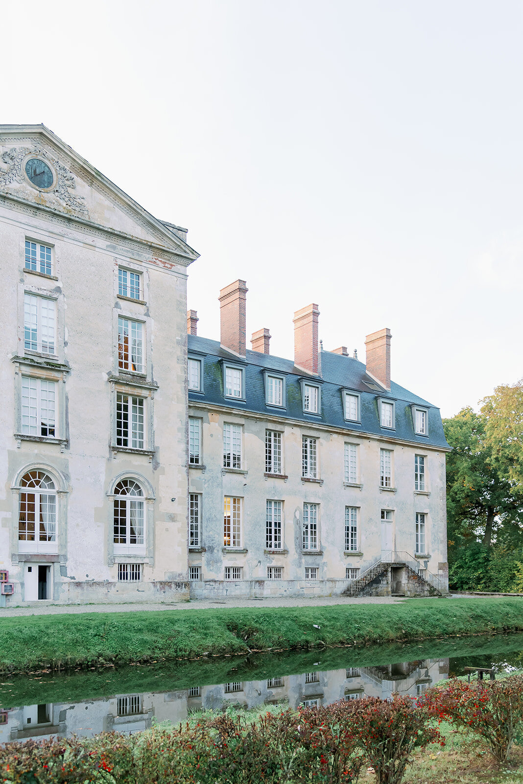 Bröllopsfotograf i Stockholm helloalora Anna Lundgren Franskt destination slottsbröllop eopement på Chateau de Courtomer i Normandie Frankrike